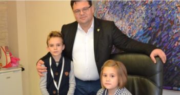 Ученица наше школе Бојана Брекић нова је митровачка „мала градоначелница“